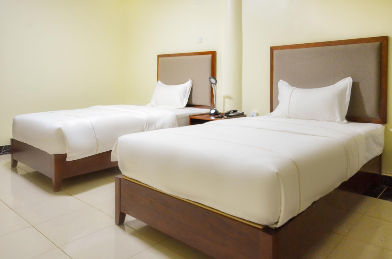 Igar Plaza Hotel Τζίντζα Εξωτερικό φωτογραφία